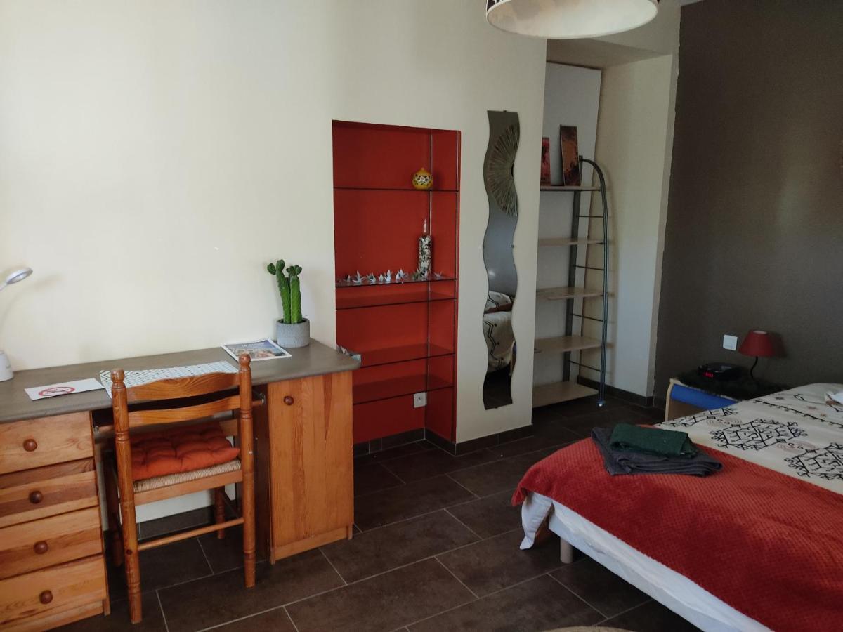 Chambre Privee Avec Parking Nîmes Buitenkant foto
